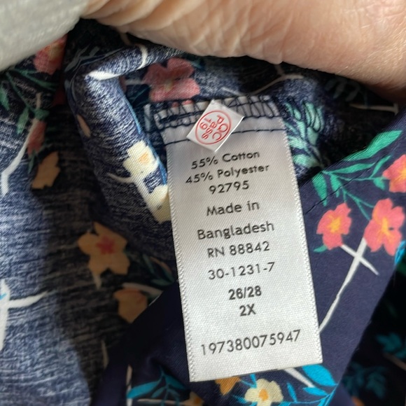 Woman Within floral button-down V-neck long sleeve tunic top 2X 26/28 - Picture 4 of 7